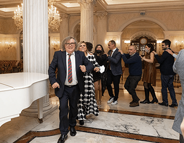 Insieme, in sicurezza, per premiare i nostri collaboratori. Il Gruppo Pluriservice augura buone feste a tutti!